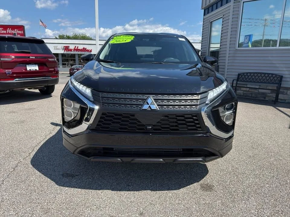 2025 Mitsubishi Eclipse Cross - Image 2 of 15