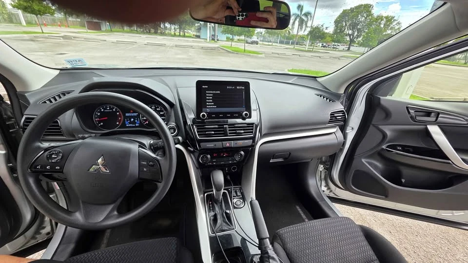 2025 Mitsubishi Eclipse Cross - Image 9 of 14
