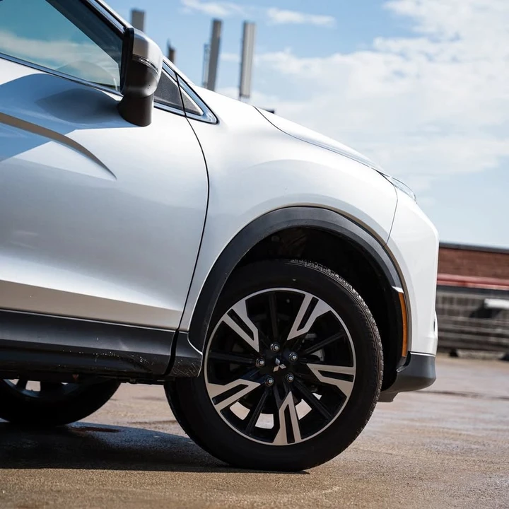 2025 Mitsubishi Eclipse Cross - Image 7 of 20