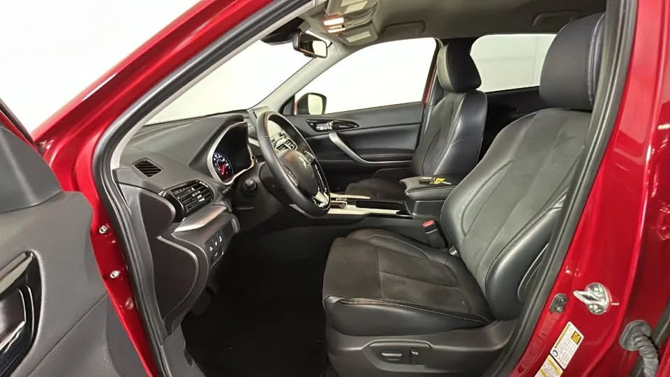 2025 Mitsubishi Eclipse Cross - Image 11 of 20