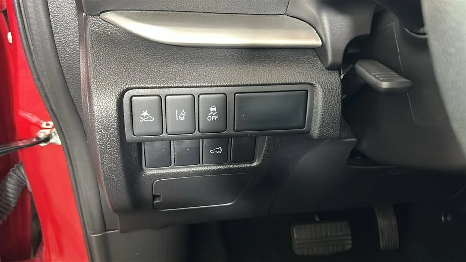 2025 Mitsubishi Eclipse Cross - Image 19 of 20