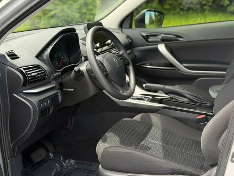 2025 Mitsubishi Eclipse Cross - Image 3 of 20
