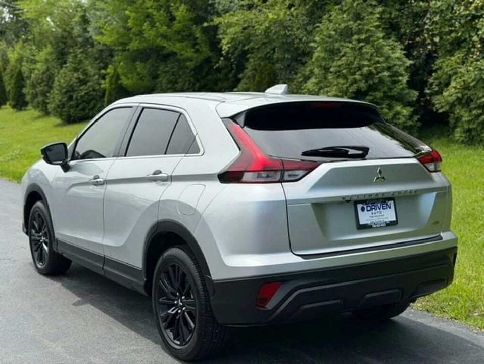 2025 Mitsubishi Eclipse Cross - Image 2 of 20