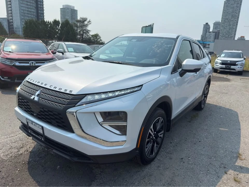 2025 Mitsubishi Eclipse Cross - Image 2 of 18
