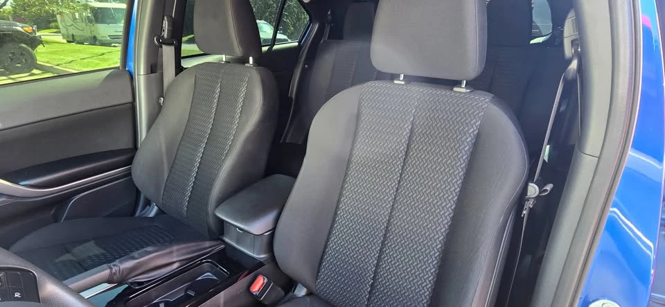 2025 Mitsubishi Eclipse Cross - Image 8 of 13