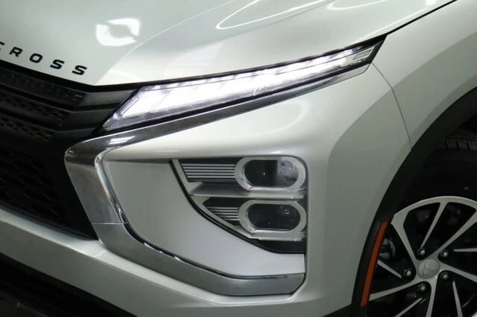 2025 Mitsubishi Eclipse Cross - Image 2 of 20