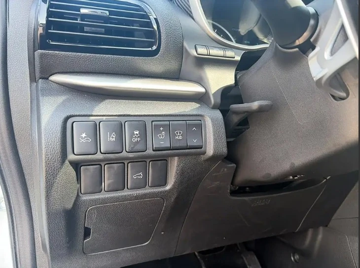 2025 Mitsubishi Eclipse Cross - Image 16 of 20