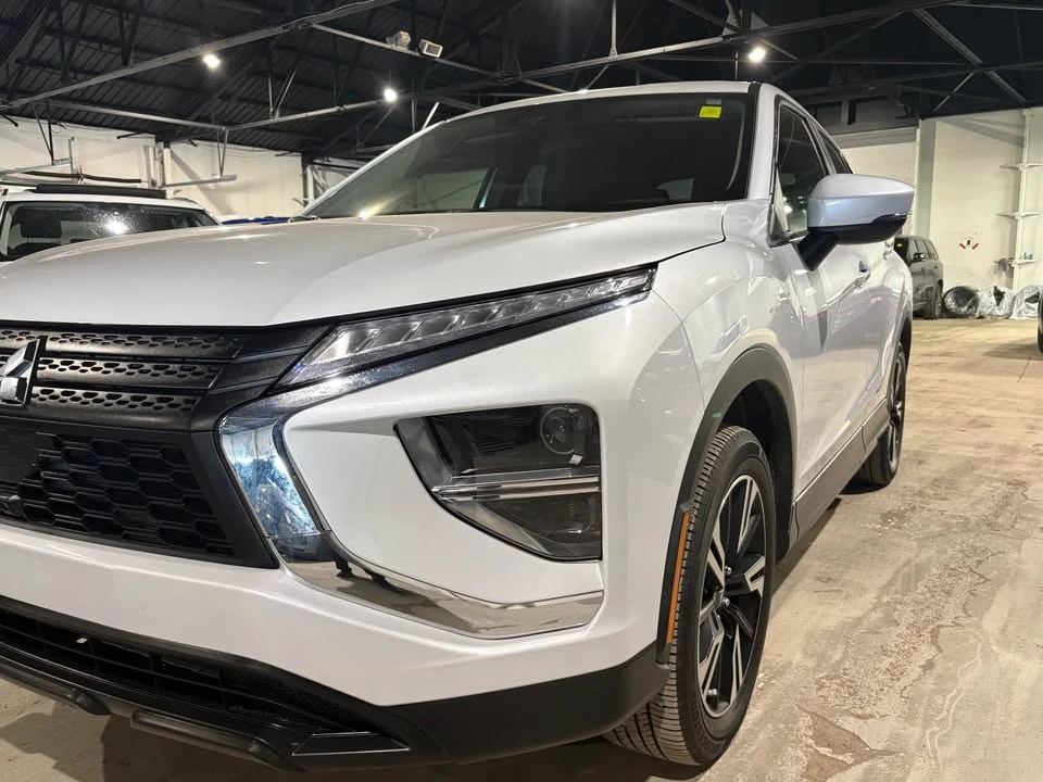 2025 Mitsubishi Eclipse Cross - Image 2 of 11