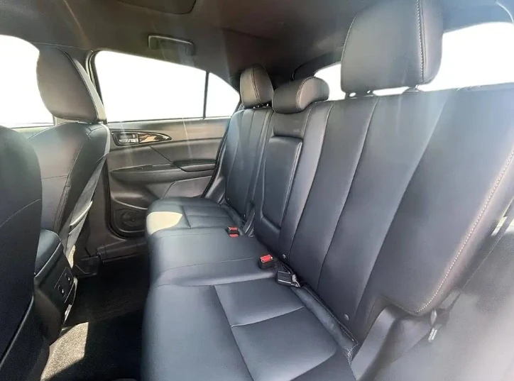 2025 Mitsubishi Eclipse Cross - Image 12 of 20