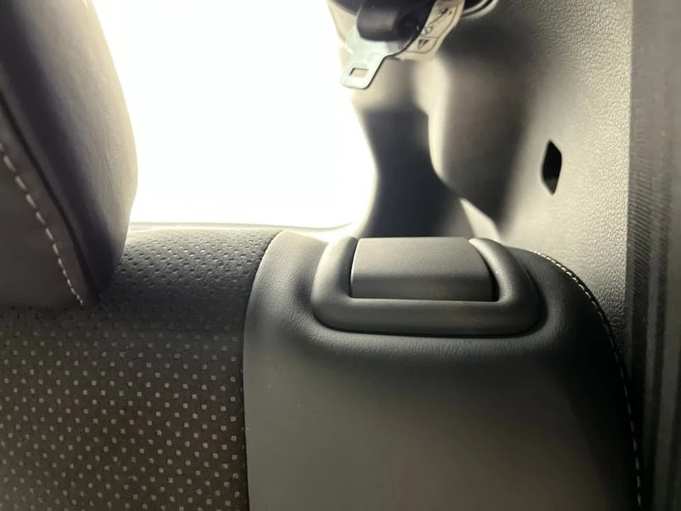 2025 Mitsubishi Eclipse Cross - Image 19 of 20