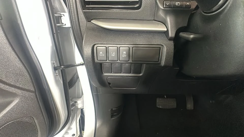2025 Mitsubishi Eclipse Cross - Image 19 of 20