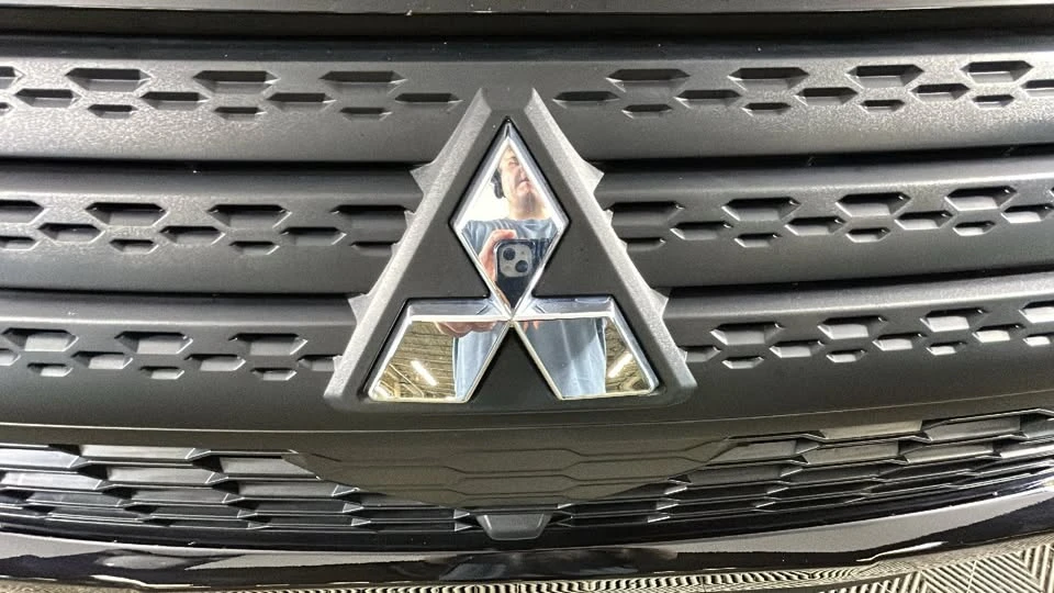 2025 Mitsubishi Eclipse Cross - Image 8 of 20