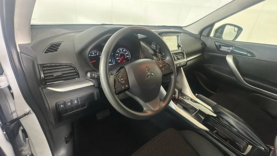 2025 Mitsubishi Eclipse Cross - Image 13 of 20