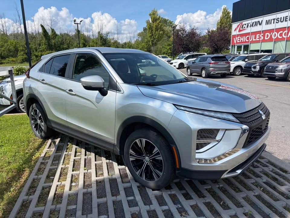 2025 Mitsubishi Eclipse Cross - Image 2 of 5