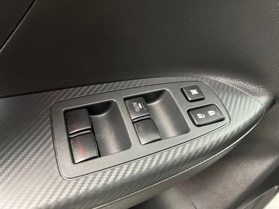 2025 Mitsubishi Eclipse Cross - Image 15 of 20