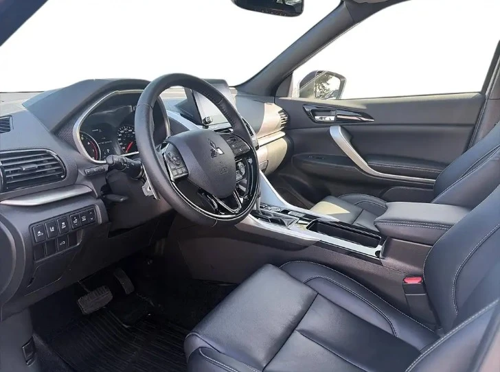 2025 Mitsubishi Eclipse Cross - Image 9 of 20