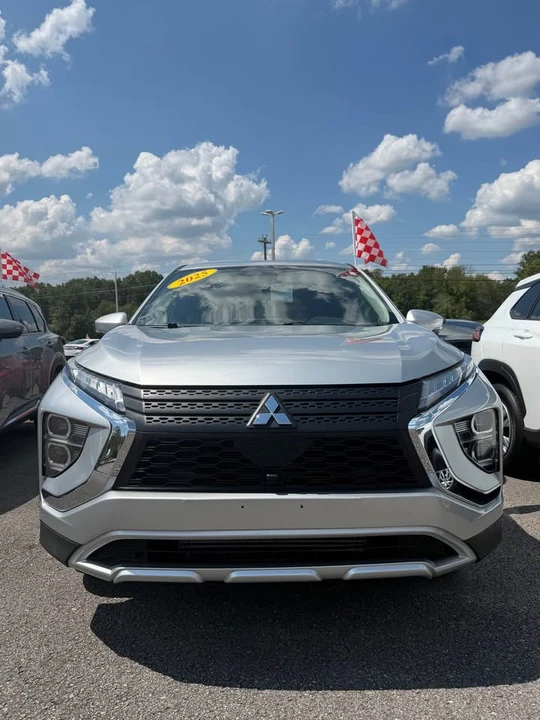 2025 Mitsubishi Eclipse Cross - Image 2 of 10