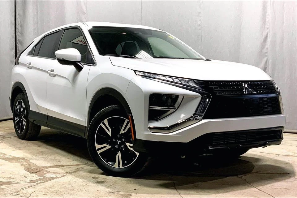 2025 Mitsubishi Eclipse Cross - Image 3 of 7