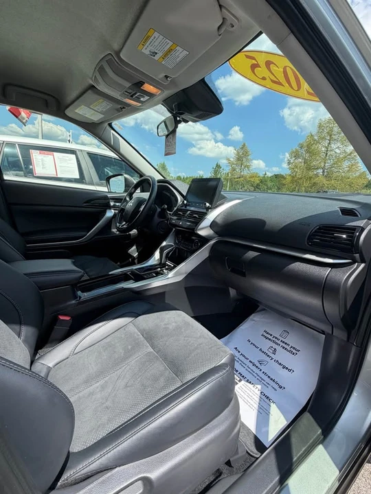 2025 Mitsubishi Eclipse Cross - Image 5 of 10