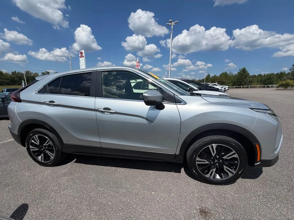 2025 Mitsubishi Eclipse Cross - Image 4 of 10