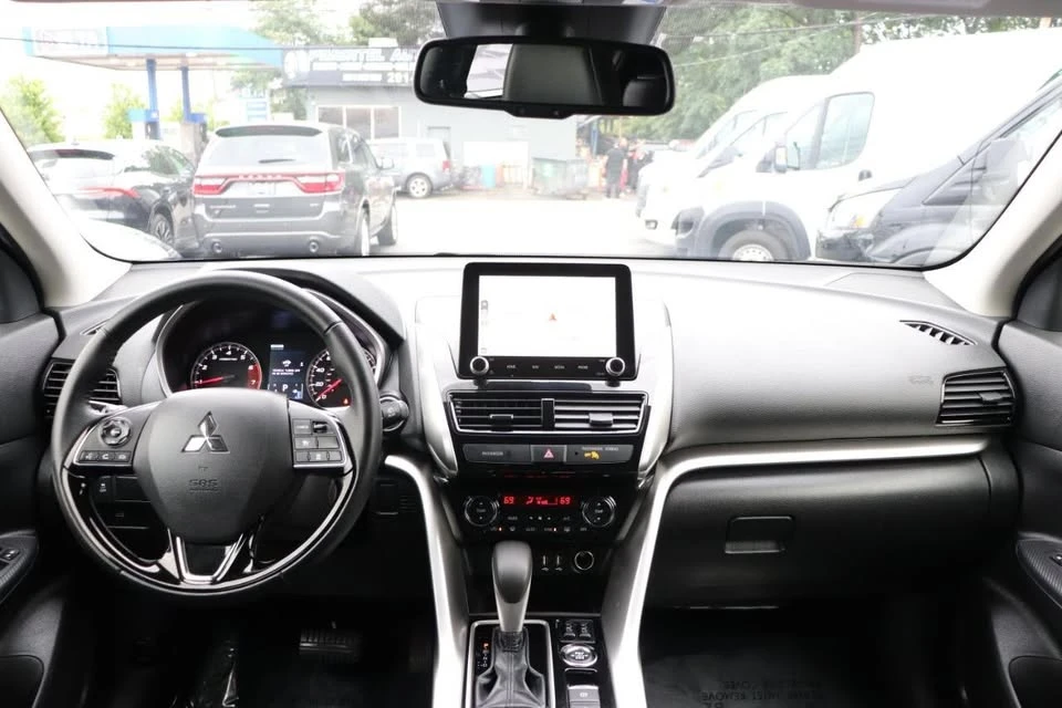 2025 Mitsubishi Eclipse Cross - Image 16 of 20