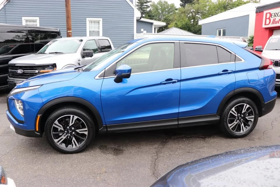 2025 Mitsubishi Eclipse Cross - Image 2 of 20