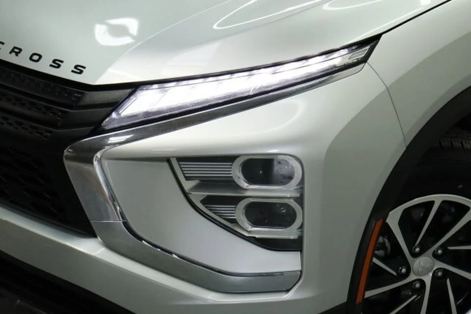 2025 Mitsubishi Eclipse Cross - Image 2 of 20