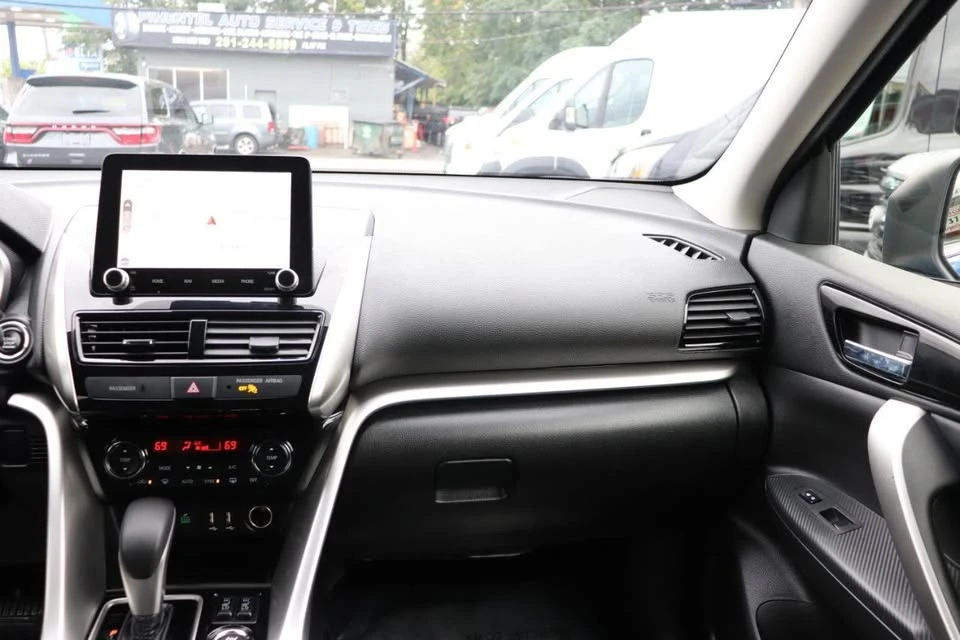 2025 Mitsubishi Eclipse Cross - Image 18 of 20