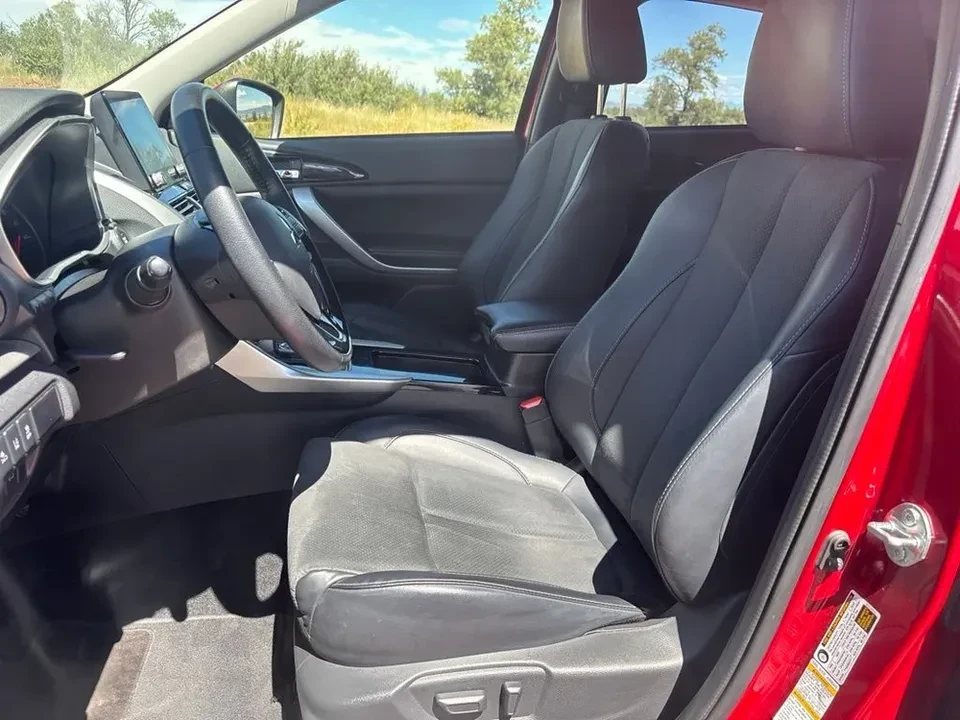 2025 Mitsubishi Eclipse Cross - Image 3 of 8