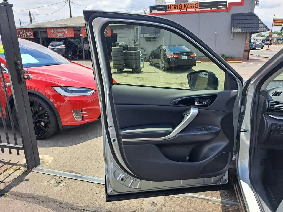 2025 Mitsubishi Eclipse Cross - Image 4 of 20