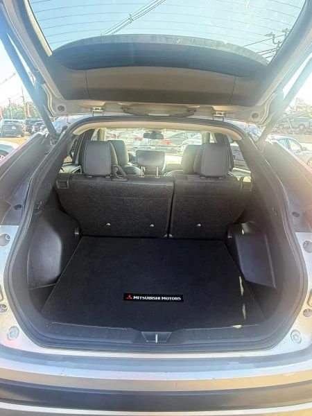 2025 Mitsubishi Eclipse Cross - Image 9 of 20