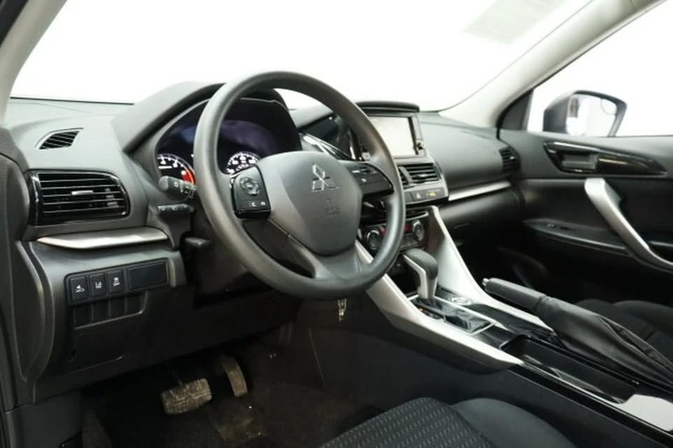 2025 Mitsubishi Eclipse Cross - Image 5 of 19