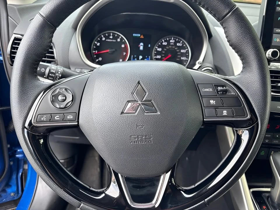 2025 Mitsubishi Eclipse Cross - Image 13 of 20