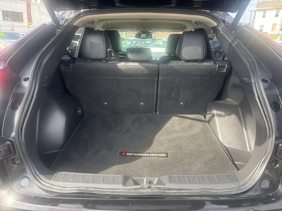 2025 Mitsubishi Eclipse Cross - Image 10 of 20