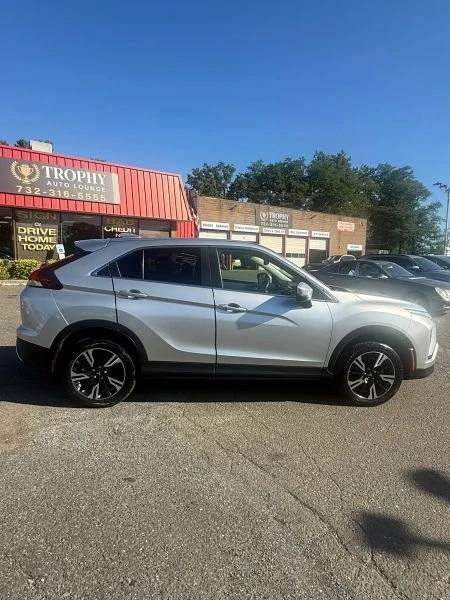 2025 Mitsubishi Eclipse Cross - Image 4 of 20