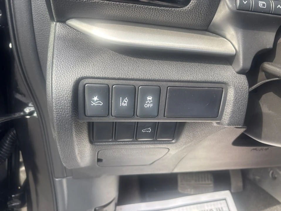 2025 Mitsubishi Eclipse Cross - Image 15 of 20
