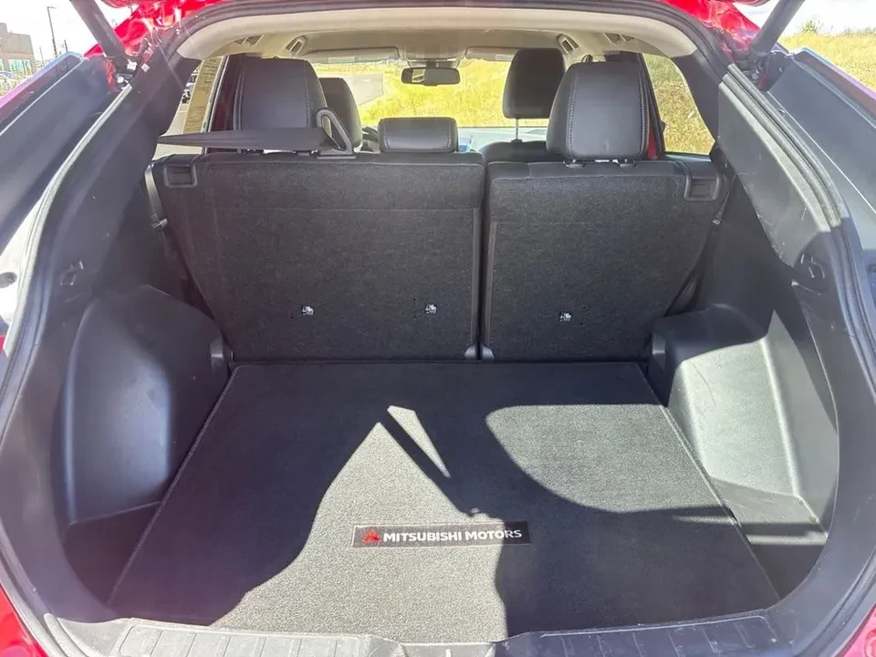 2025 Mitsubishi Eclipse Cross - Image 5 of 8
