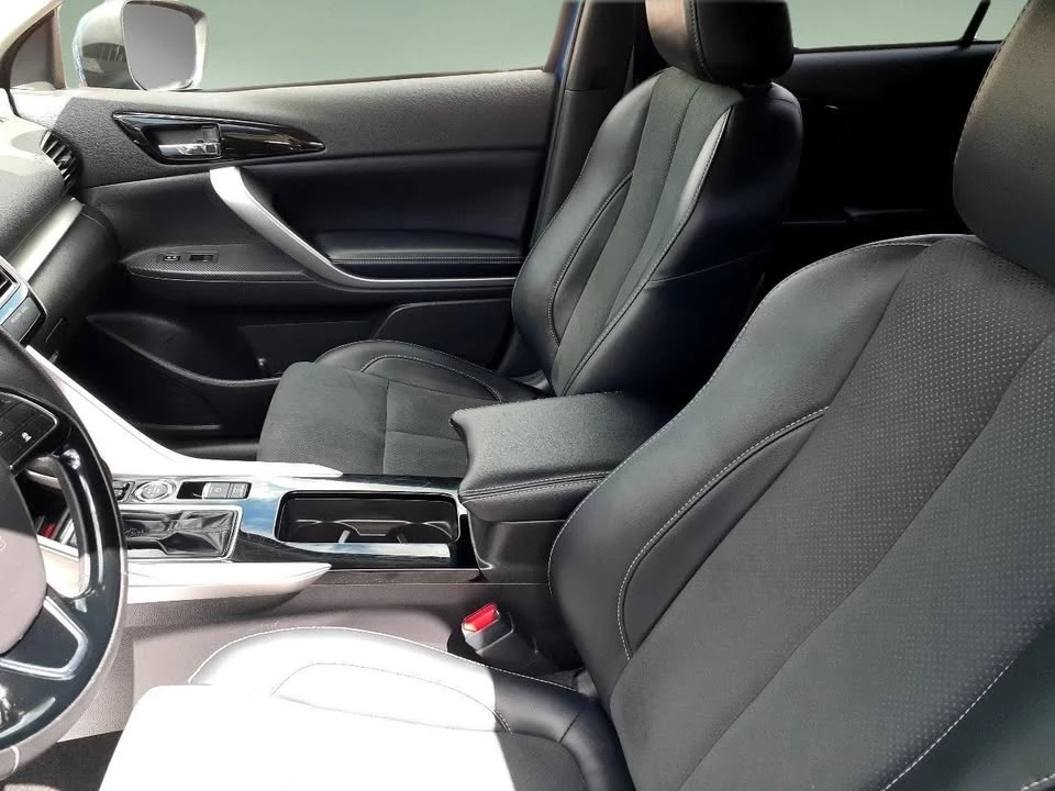2025 Mitsubishi Eclipse Cross - Image 13 of 20