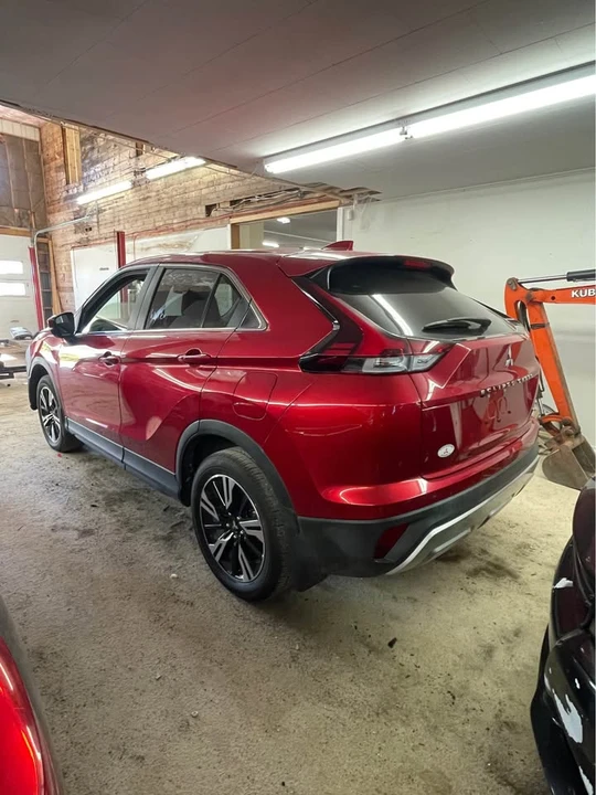 2025 Mitsubishi Eclipse Cross - Image 2 of 15