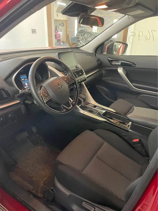 2025 Mitsubishi Eclipse Cross - Image 12 of 15