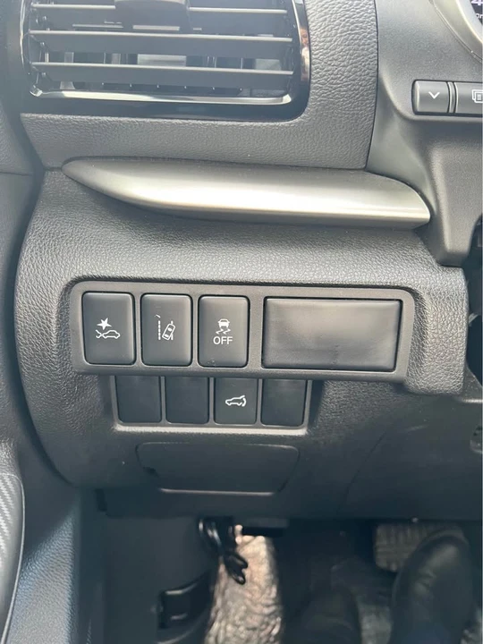 2025 Mitsubishi Eclipse Cross - Image 11 of 12
