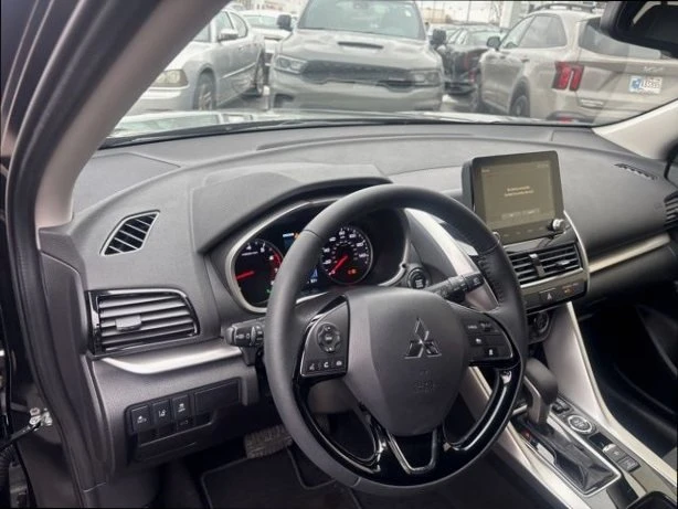 2025 Mitsubishi Eclipse Cross - Image 4 of 12