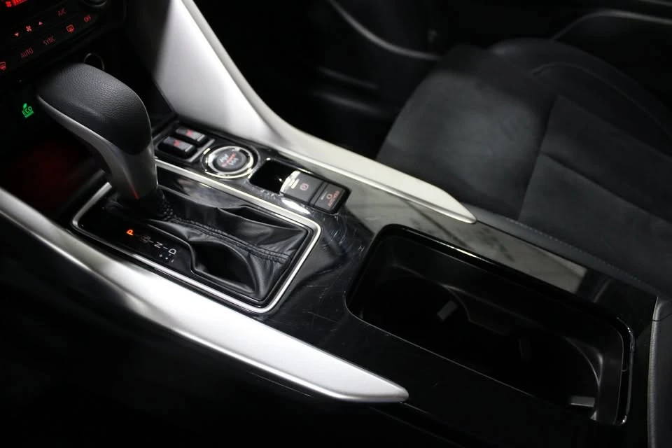 2025 Mitsubishi Eclipse Cross - Image 17 of 20