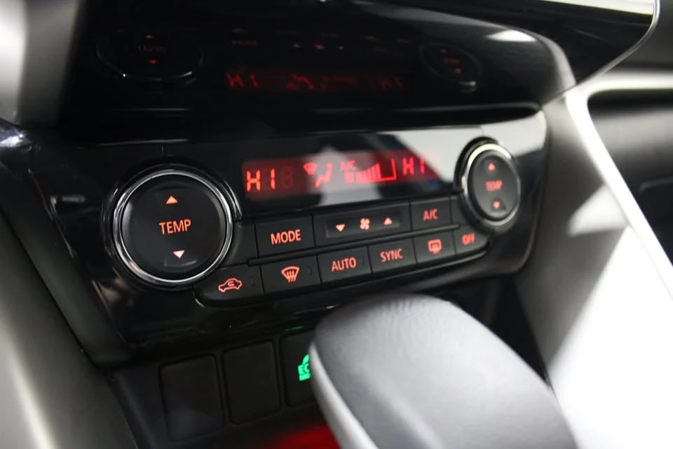 2025 Mitsubishi Eclipse Cross - Image 16 of 20