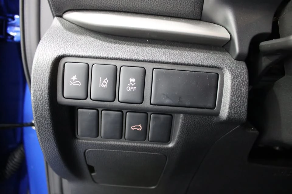 2025 Mitsubishi Eclipse Cross - Image 8 of 20