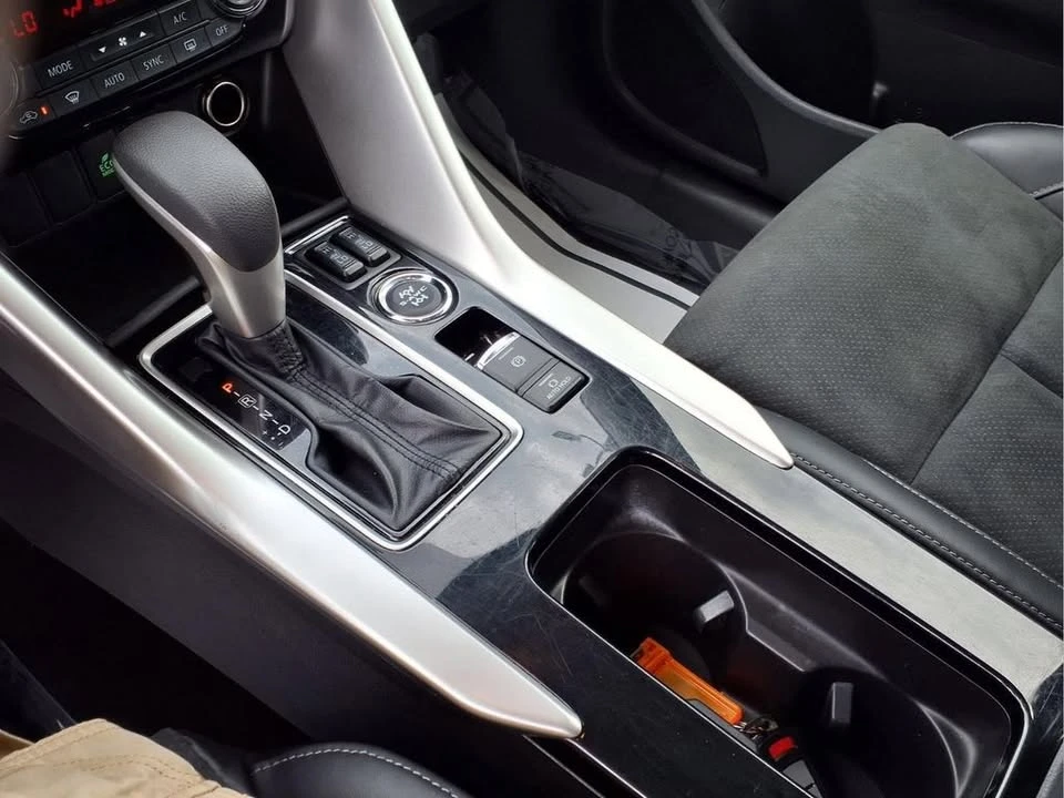 2025 Mitsubishi Eclipse Cross - Image 14 of 20