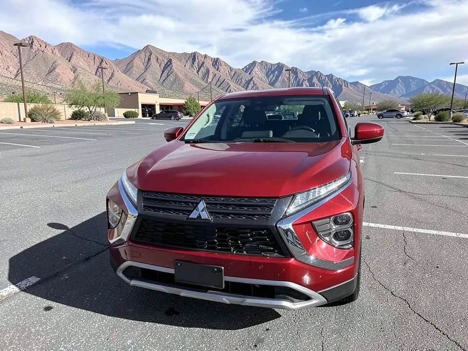 2025 Mitsubishi Eclipse Cross - Image 2 of 4
