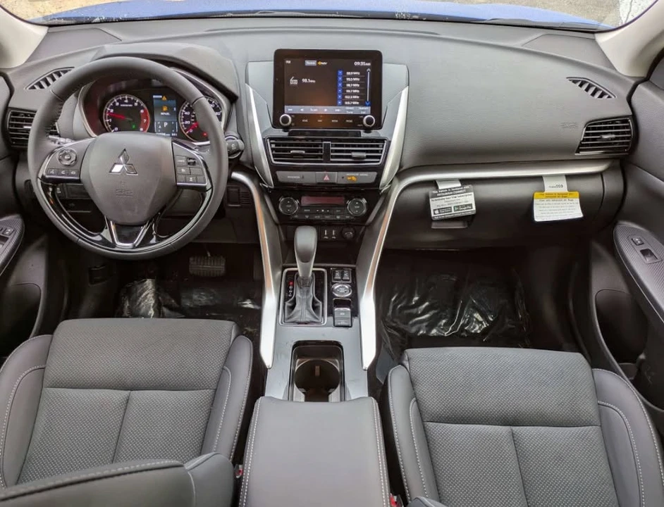 2025 Mitsubishi Eclipse Cross - Image 8 of 11