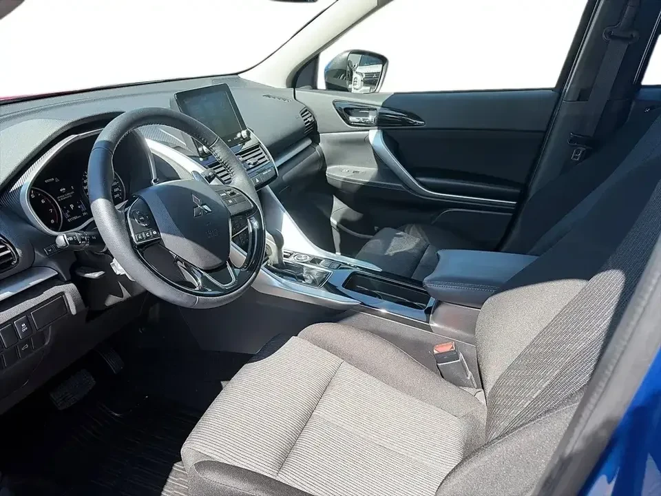 2025 Mitsubishi Eclipse Cross - Image 8 of 14
