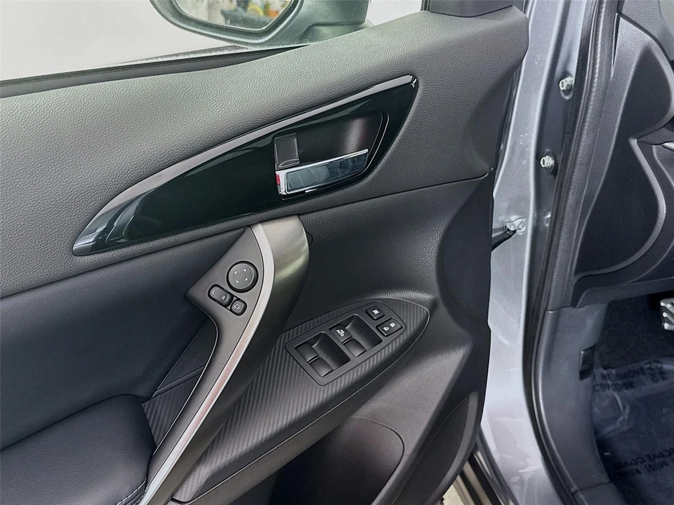 2025 Mitsubishi Eclipse Cross - Image 18 of 21